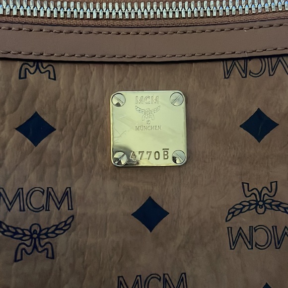 Authentic MCM handbag - Picture 5 of 5